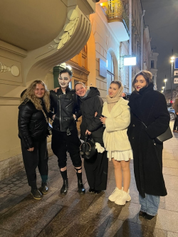 Театральный ноябрь в Учебном театре на Моховой и в мастерской з.а. России М.Г. Черняка СПбКиТ у творческого потока 11Л класса